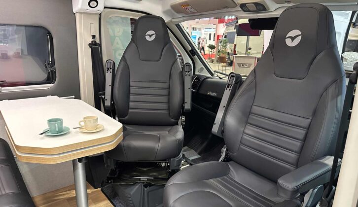 The lounge in the V630S