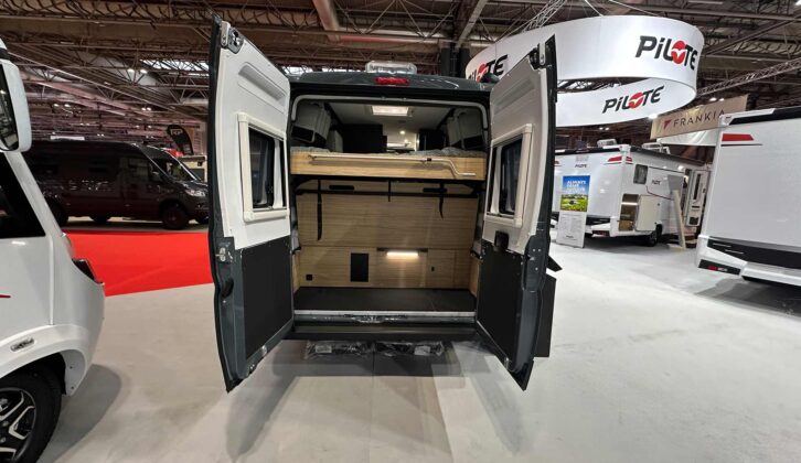 The rear storage area in the V630S