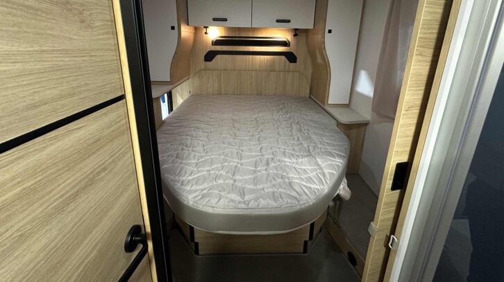 The island bed in the 798 Ultimate Line