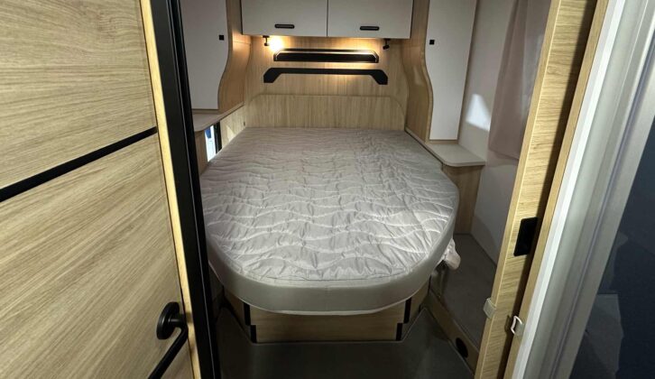 The island bed in the 798 Ultimate Line