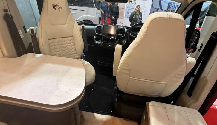 The front dinette in the V62