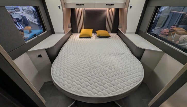The island bed in the 594