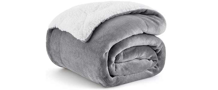 Bedsure Sherpa Fleece Throw Blanket