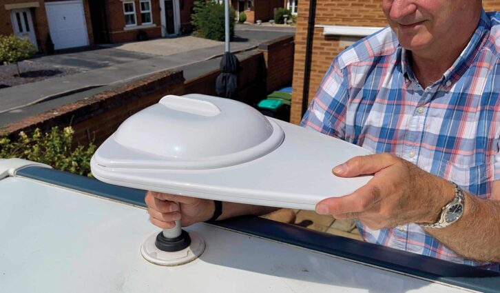 Mounting the new antenna