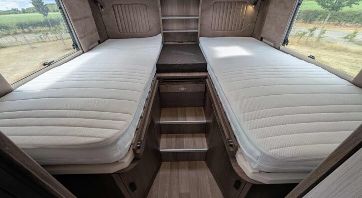 The fixed single beds in the Avventure 565