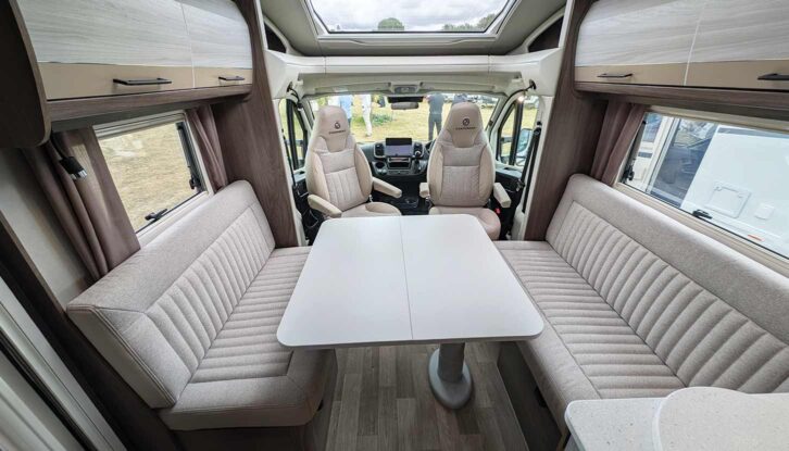 The lounge in the Avventura