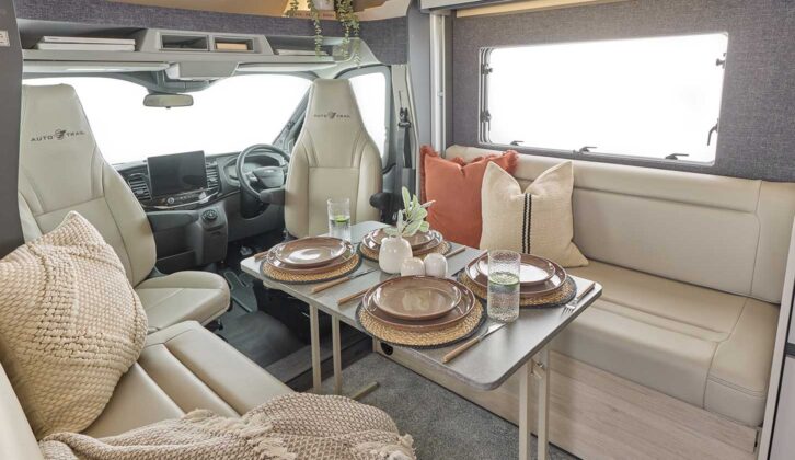 The lounge in the F67