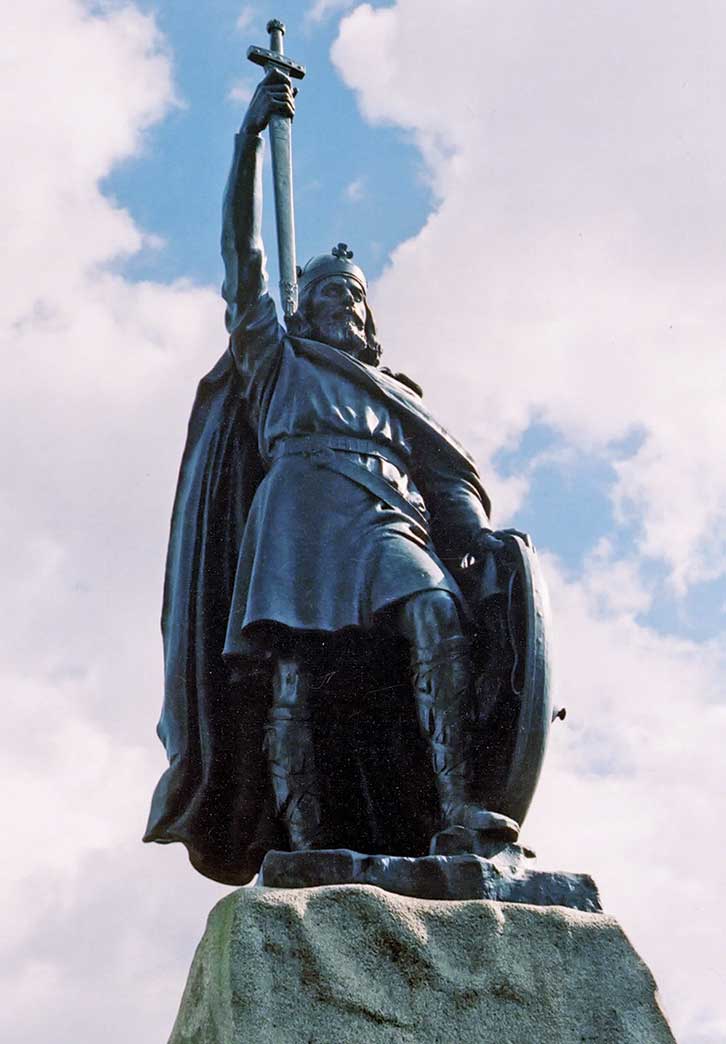 A statue of King Alfred on The Broadway