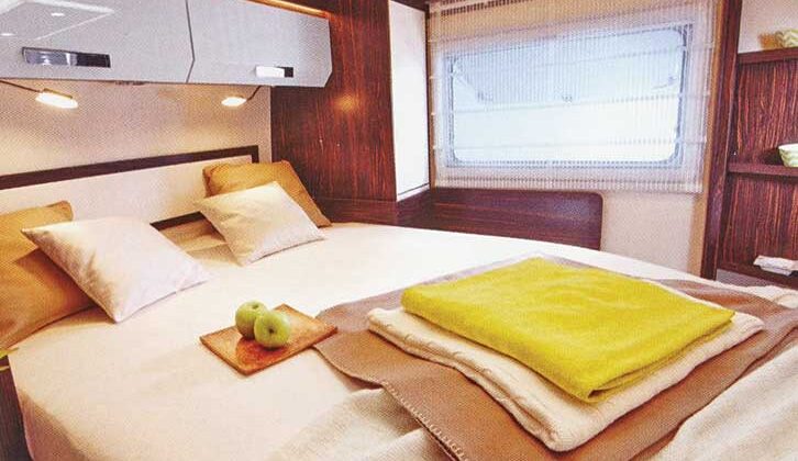 A 2016 i745G with an island bed