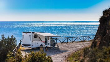 The Pilote A690GJ parked by the sea