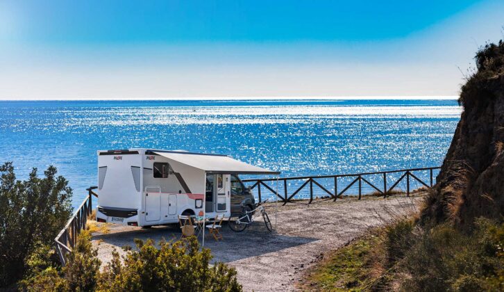 The Pilote A690GJ parked by the sea