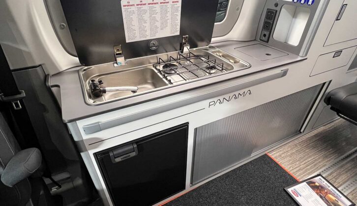 The side kitchen in the P\12+