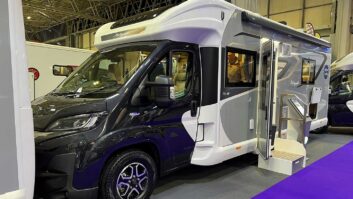 The Bailey Autograph 79-4F