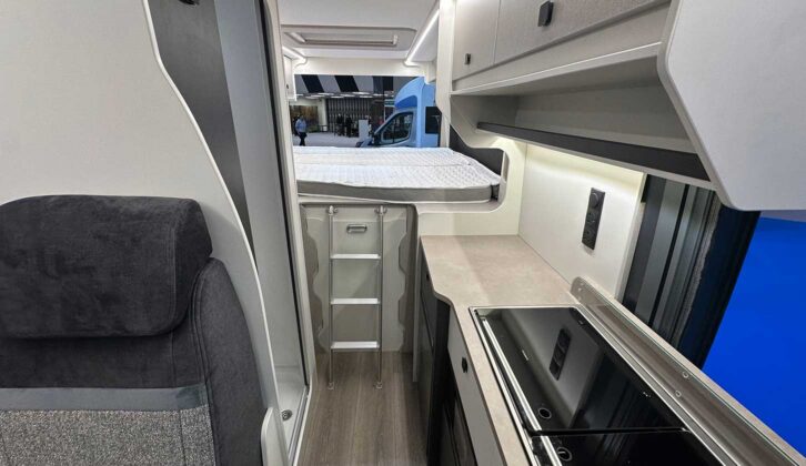 The transverse bed in the 1200 GL