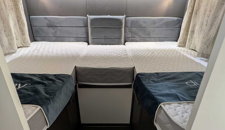 The fixed single beds in the 1500SL