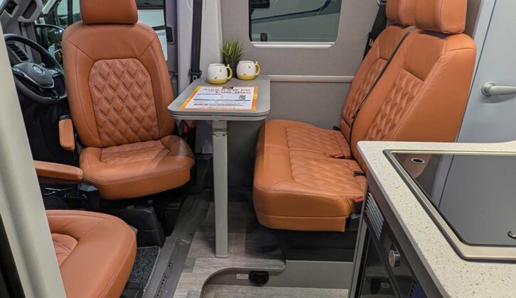 The cab seats swivelled inwards in the 6EB