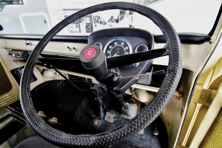 The minimalist dash in the Jennings