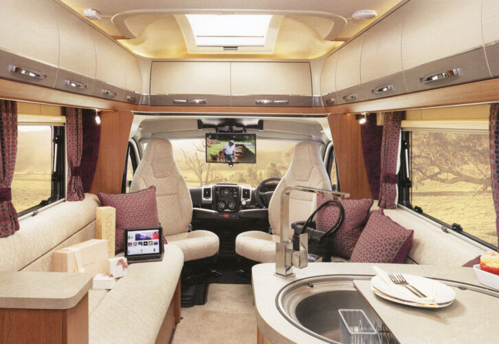 Looking forwards to the cab in a 2018 Comanche