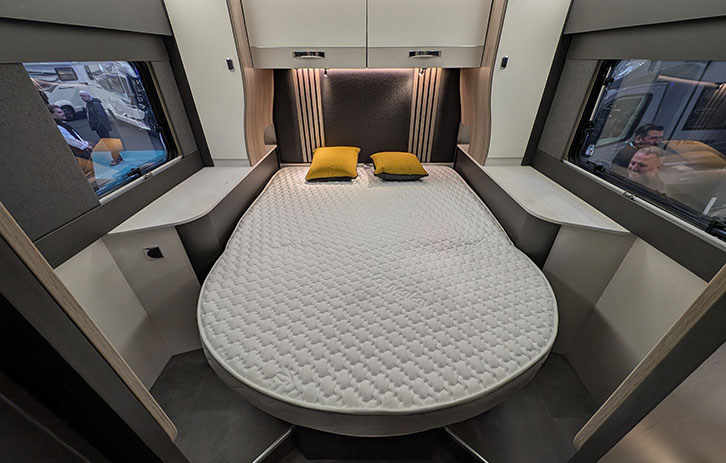 The island bed in the Swift Trekker 594