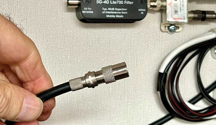 Connecting the lead to the filter