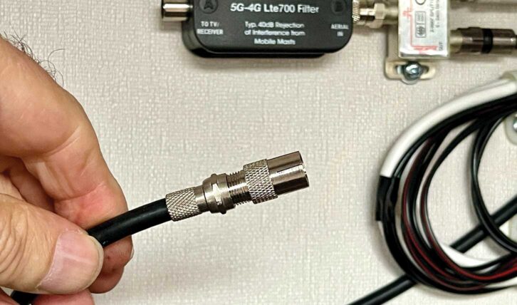 Connecting the lead to the filter