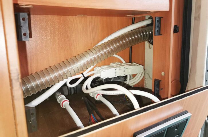 The hose and fittings
