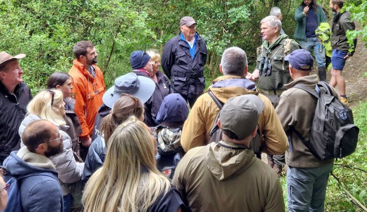 Ray Mears leading the trail