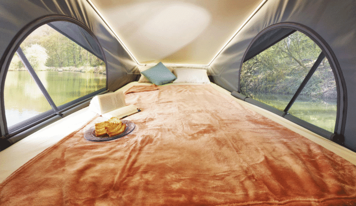 The roof bed in the Columbus 540D