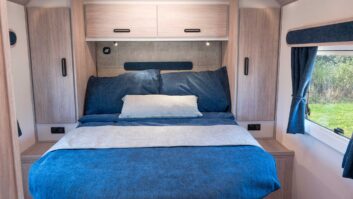 The island bed in the Broadway IB LXV