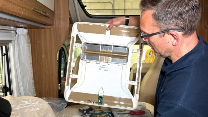 Getting the fascia panel to cover the main air-con unit