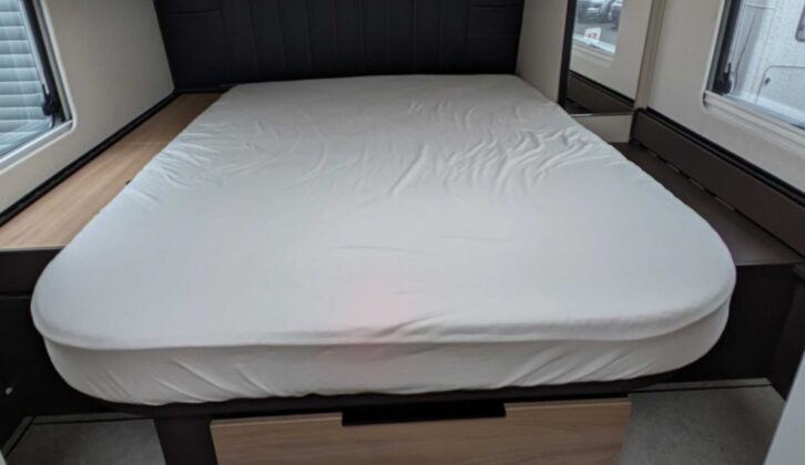 The rear island bed