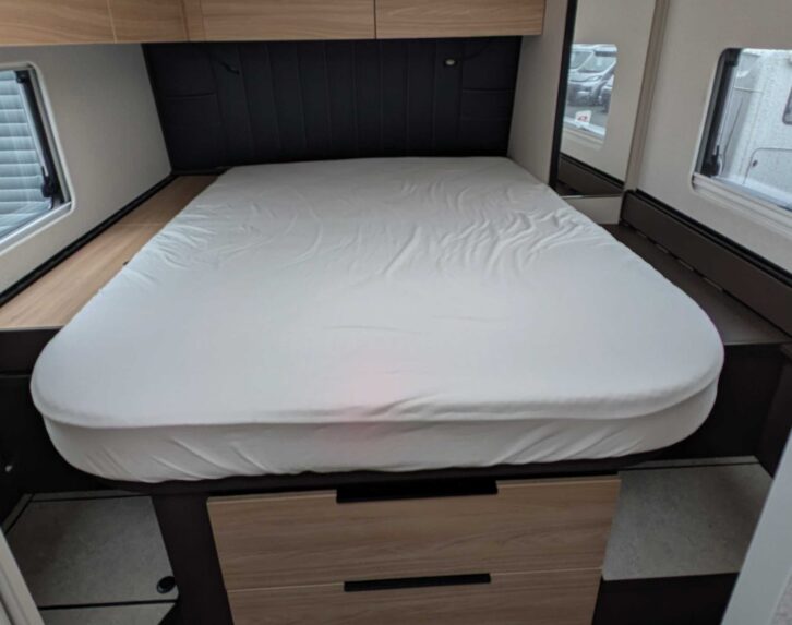 The rear island bed