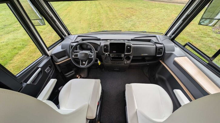 The cabin in the Pilote Galaxy G740FGJ Expression