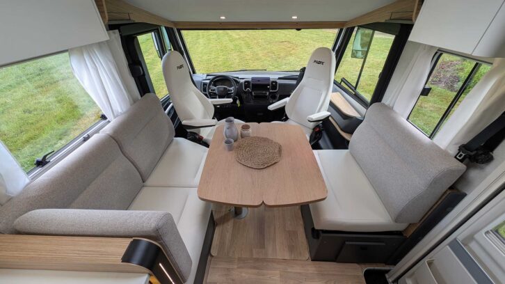 The front lounge of the Pilote Galaxy