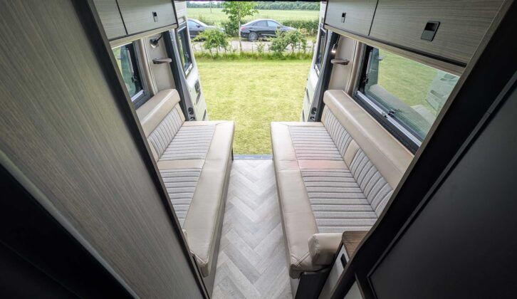 The parallel seating in the VL65