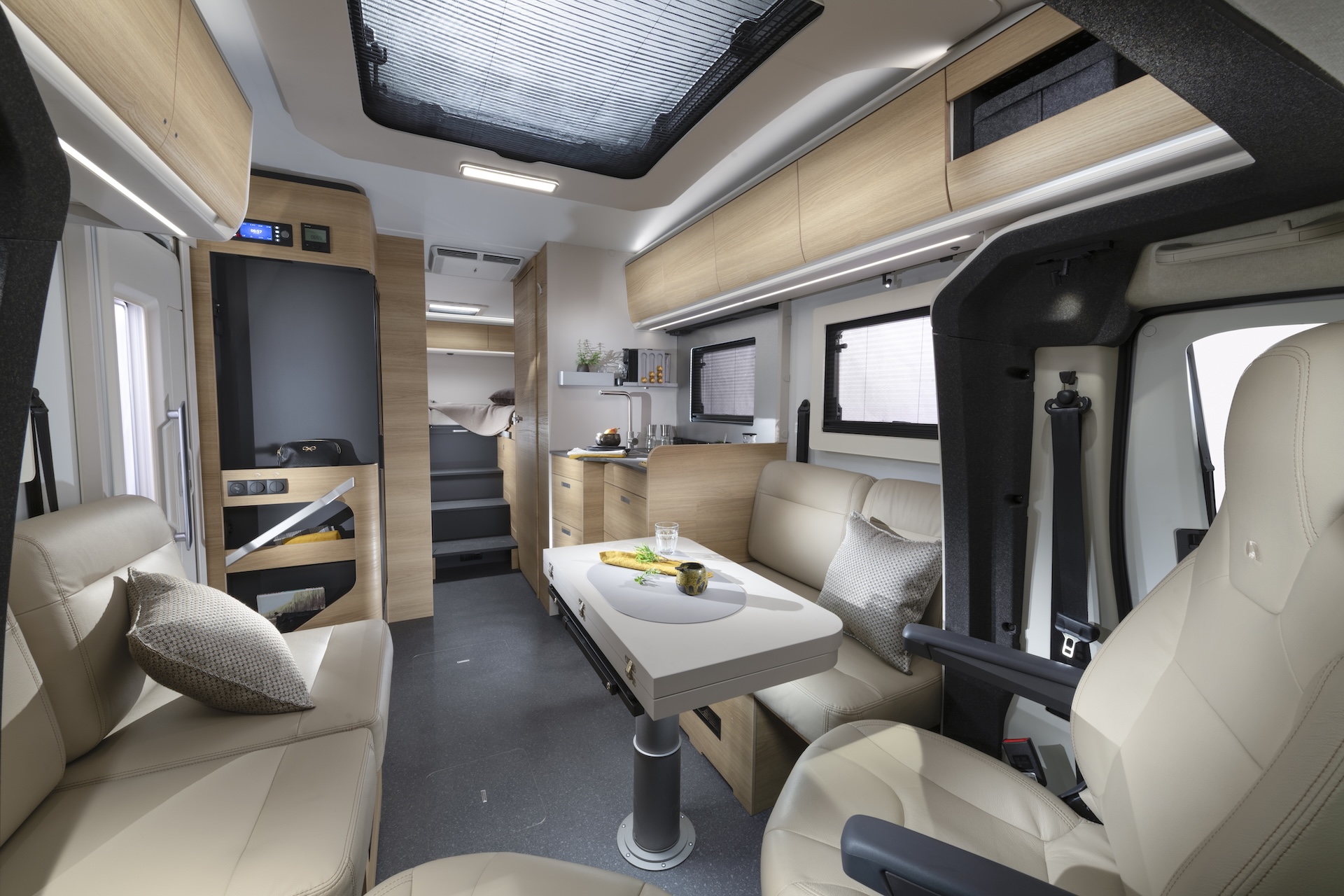 Adria Coral Select 670 DL interior view