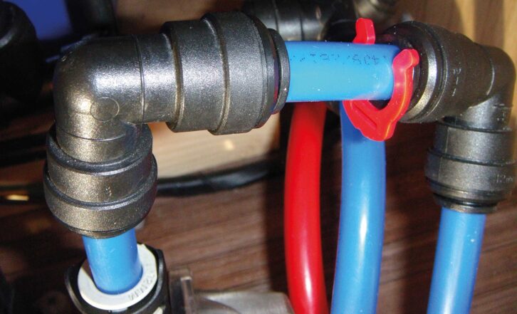 Disconnecting the pipes
