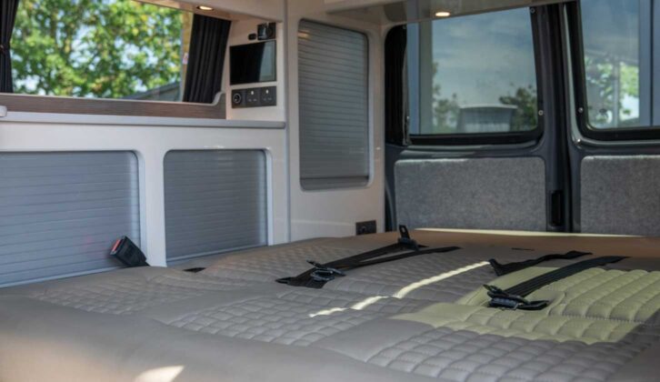 The longitudinal double bed
