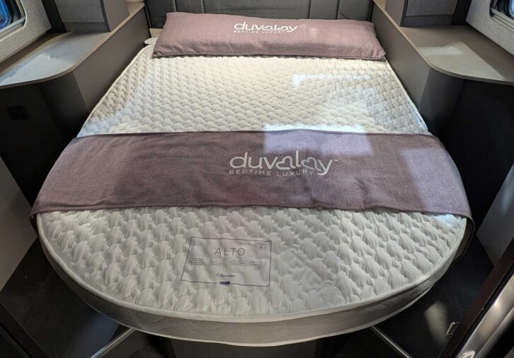The island bed in the Supreme DB