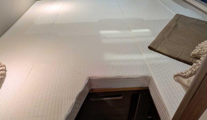 The bed in the GTV 563